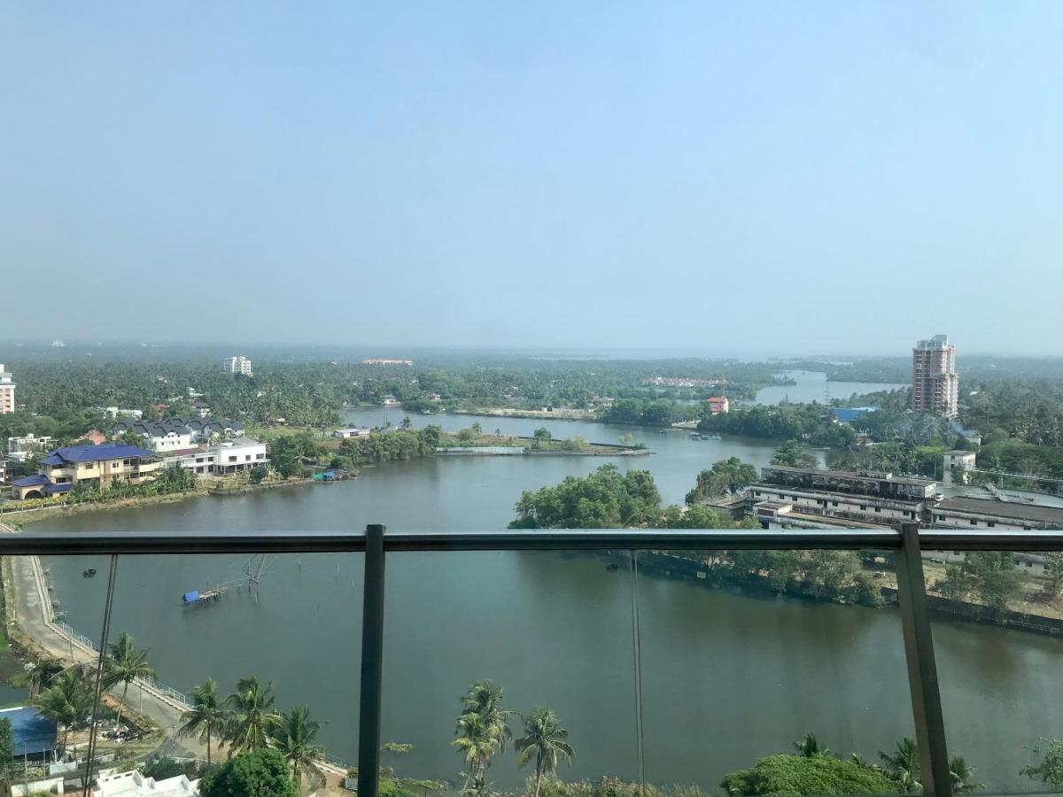 คราวน์ พลาซา โกชิ Hotel Kochi ภายนอก รูปภาพ